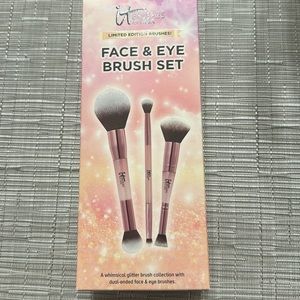 Brand New It Cosmetics brushes for Ulta face and eye brush set #132, #133, #135